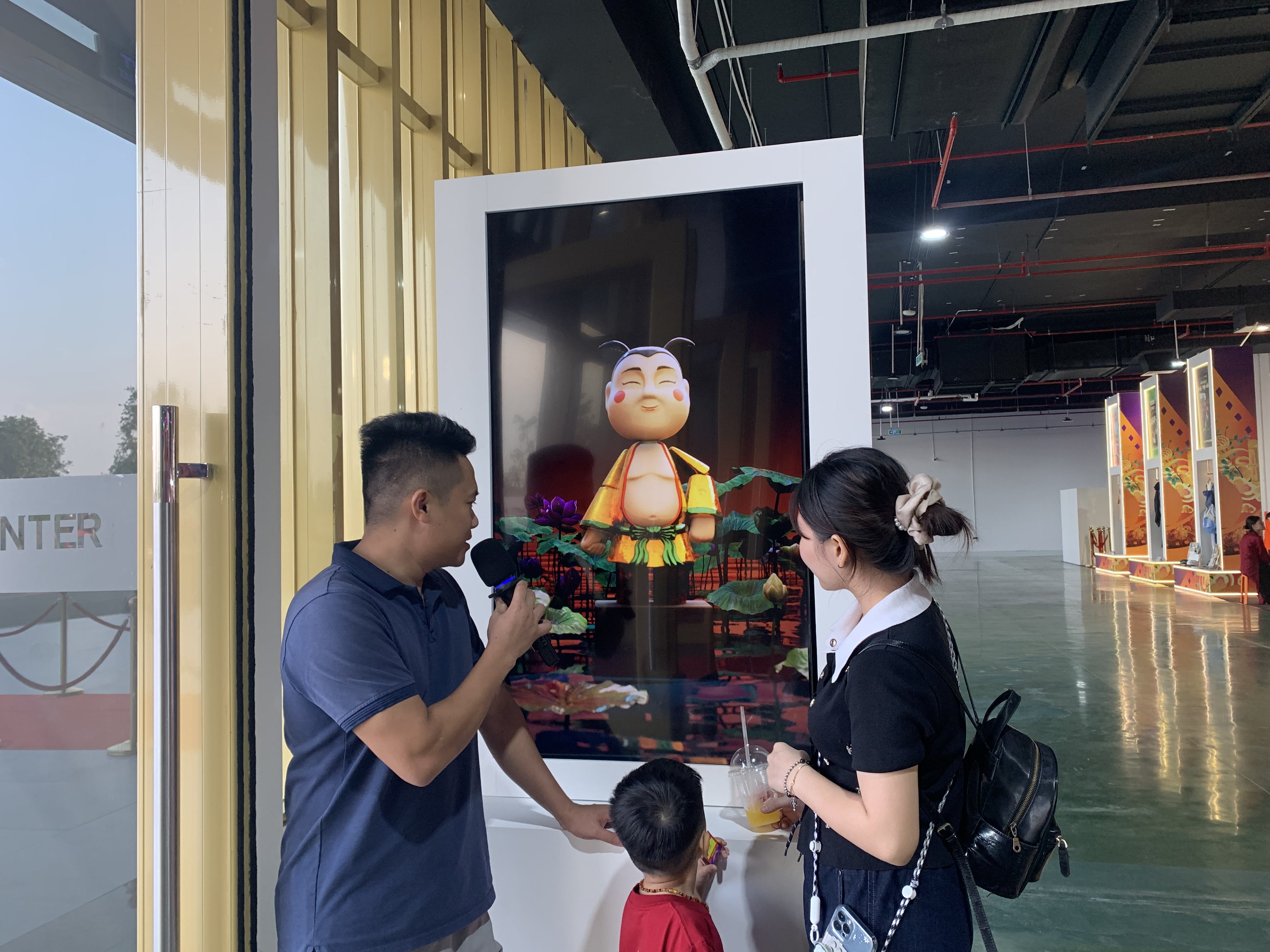 Chú Tễu trên màn hình kiosk tại kỷ niệm 80 năm