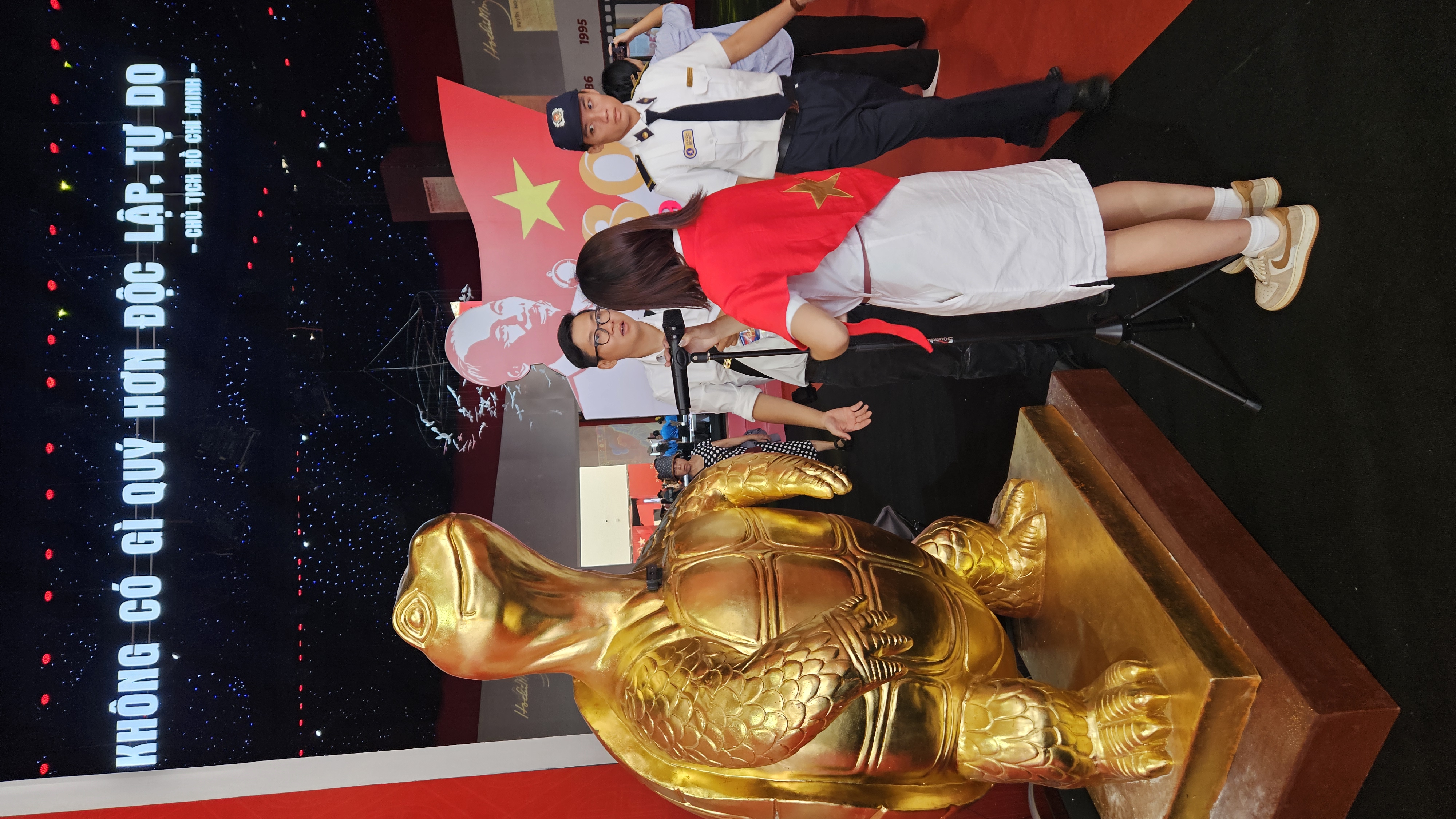 Thần Kim Quy tại triển lãm 80 năm Quốc khánh